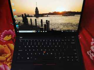 lenovo-thinkpad-t490s-touch-screen